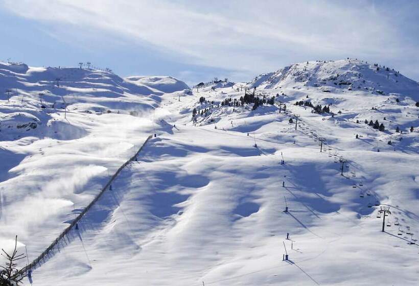 غرفة عائلية مطلّة علي الجبل, Edelweiss Candanchu