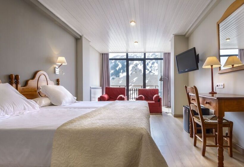 غرفة عائلية مطلّة علي الجبل, Edelweiss Candanchu