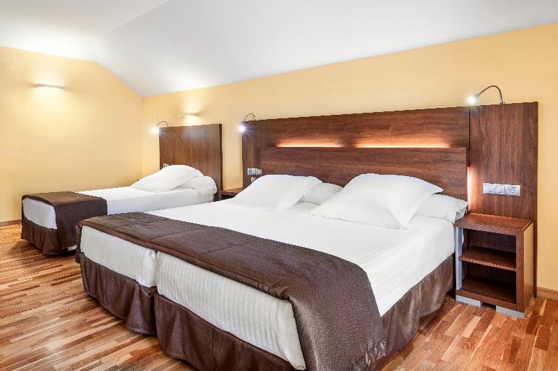 اتاق استاندارد سه نفره, Exe Dona Carlota