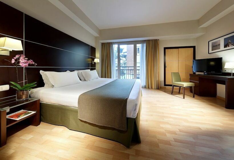 스탠다드 트리플 룸, Exe Tartessos