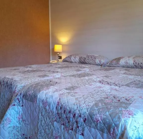 Standard Room, Giral