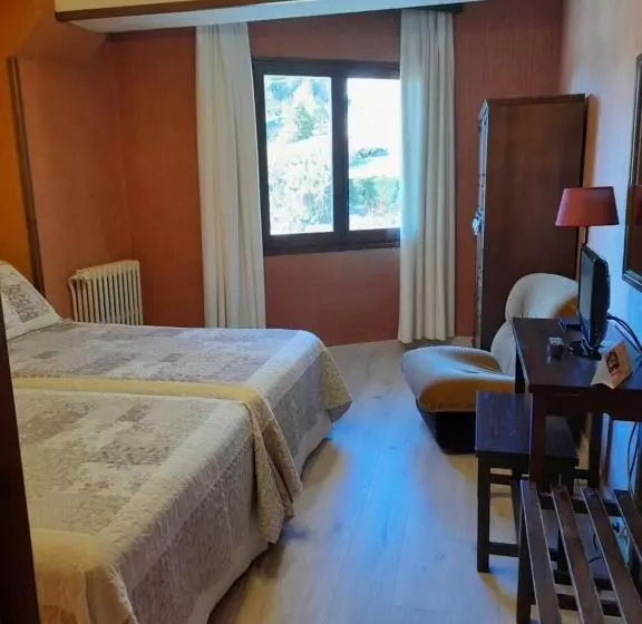 Standard Room, Giral