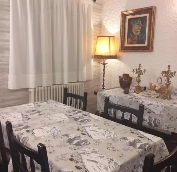 Standard Triple Room, Giral