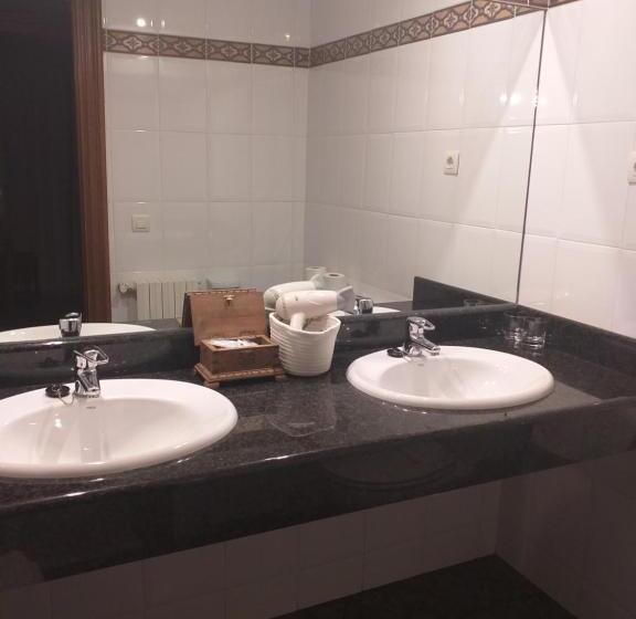 Номер Стандарт Трехместный, Giral