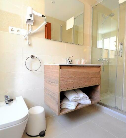 バルコニー付きスタンダードルーム, Goya