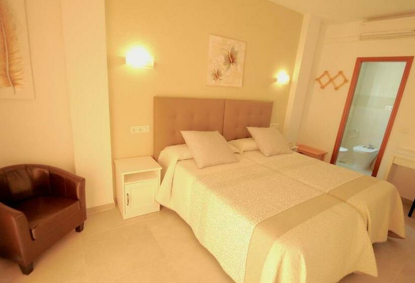 バルコニー付きスタンダードルーム, Goya