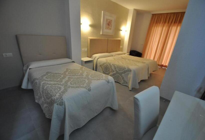 スタンダードトリプルルーム, Goya