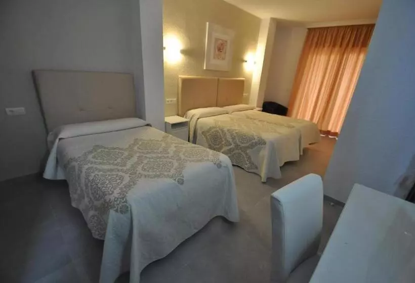 3-Bett-Standardzimmer, Goya
