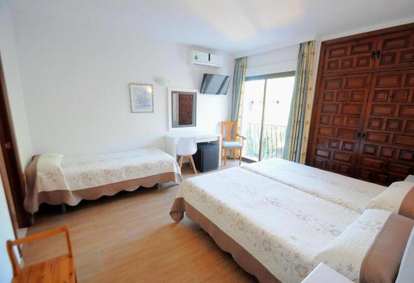 スタンダードトリプルルーム, Goya