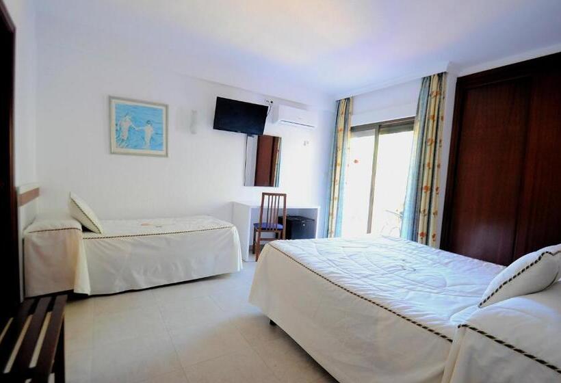 スーペリアトリプルルーム, Goya