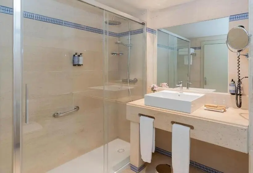 اتاق لوکس با چشم‌انداز, Hesperia Cordoba