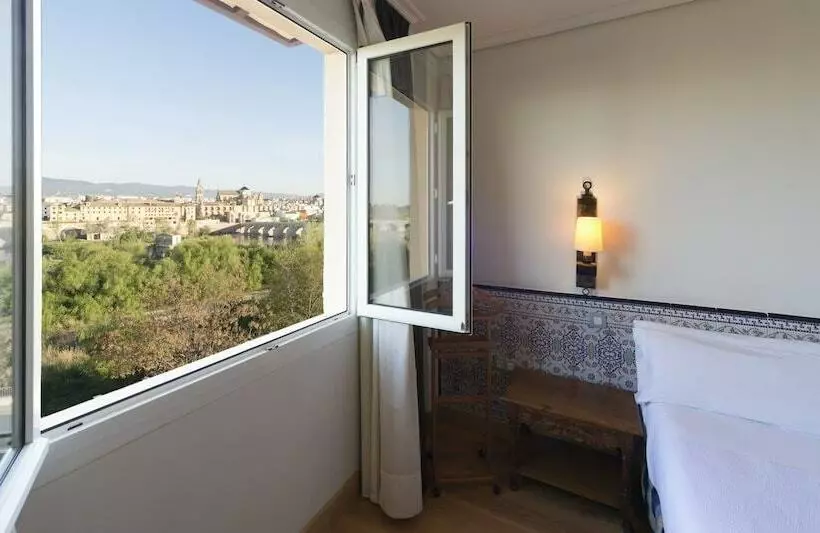 اتاق سوپریور, Hesperia Cordoba
