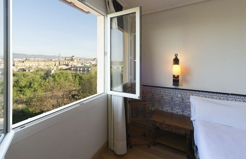 اتاق استاندارد یک نفره, Hesperia Cordoba