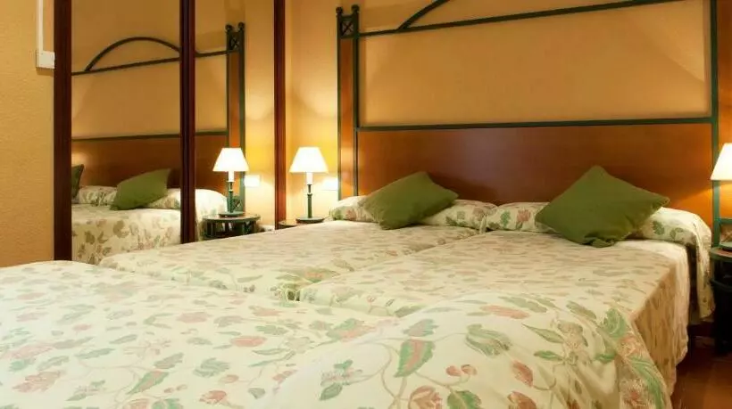Chambre Triple Standard, Intur Azor