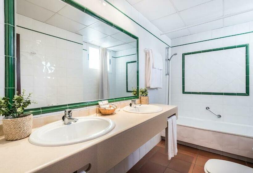 标准三人间, Intur Azor