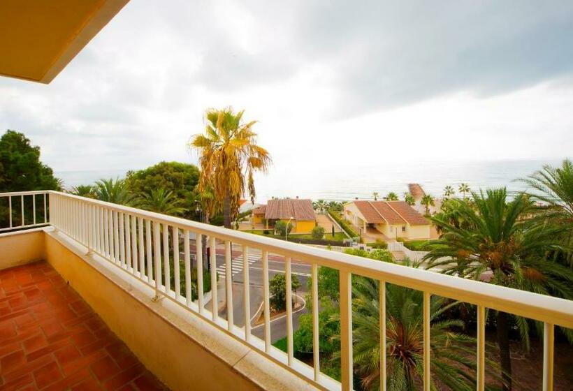 带泳池的标准三人间, Intur Azor