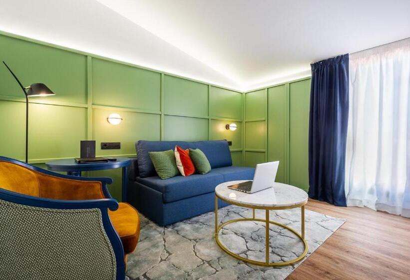 デラックススタジオ, Intelier Rosa