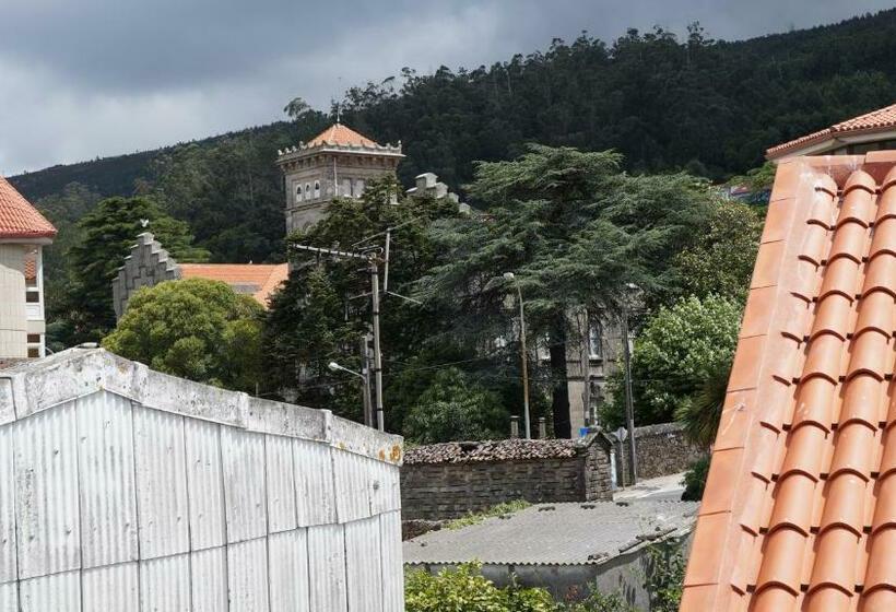 Семейный Номер, Larry