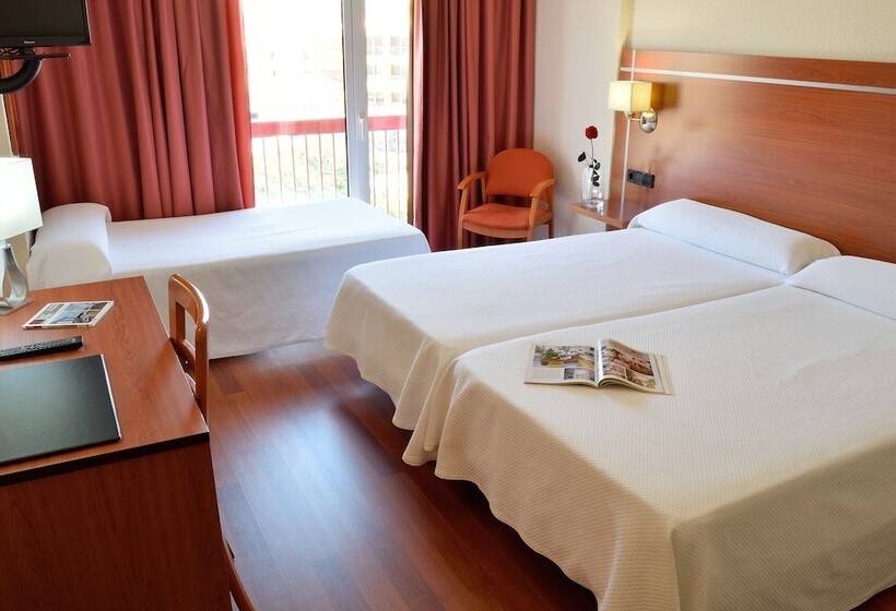 スタンダードトリプルルーム, Mari Carmen