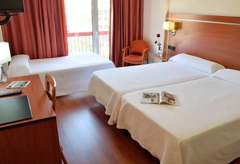 Habitació Triple Estàndard, Mari Carmen
