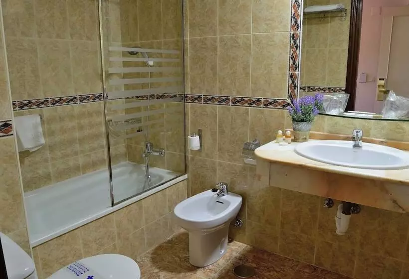 Habitació Triple Estàndard, Mari Carmen