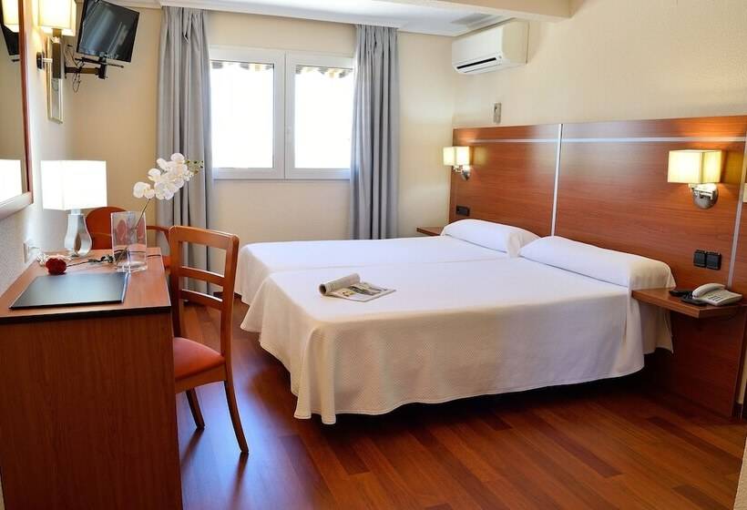 스탠다드 룸, Mari Carmen