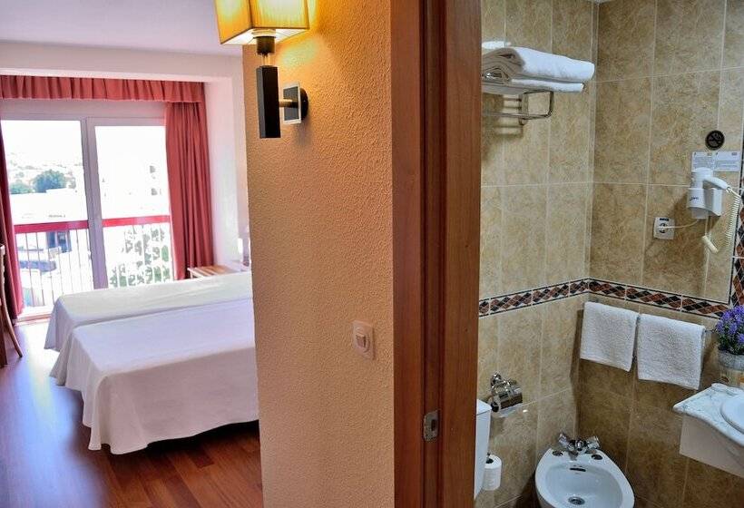 חדר סטנדרט, Mari Carmen