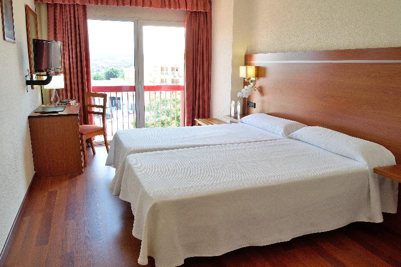 스탠다드 룸, Mari Carmen