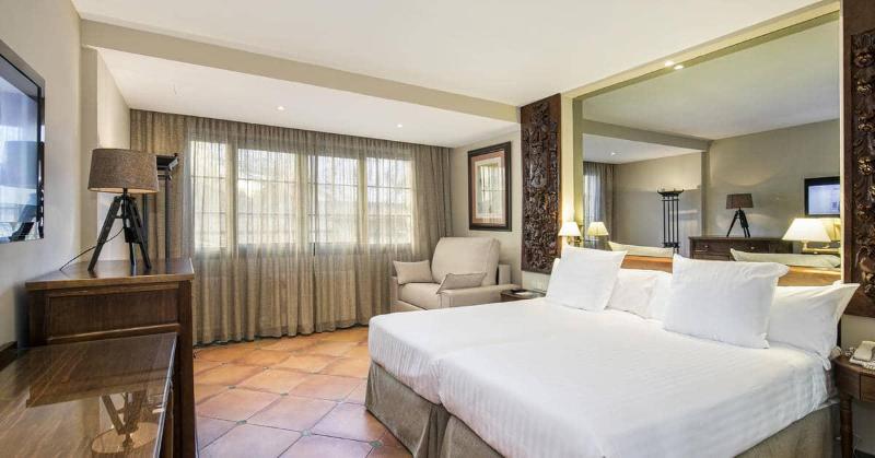 غرفة قياسية ثلاثية, Melia Sol Y Nieve