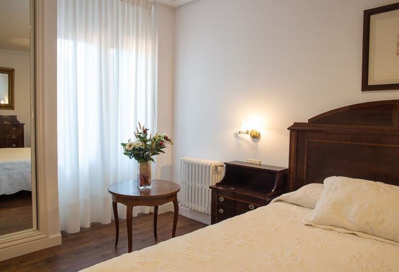 اتاق استاندارد با بالکن, Museo Los Infantes