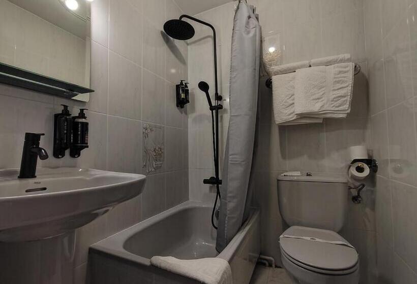 غرفة قياسية فردية, Nest El Camino