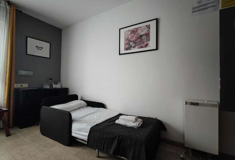 اتاق استاندارد سه نفره, Nest El Camino