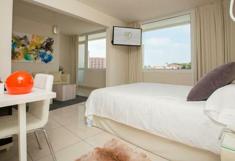 ジュニアスイート, On Hotels Oceanfront - Adults Designed
