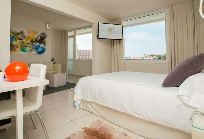 ジュニアスイート, On Hotels Oceanfront - Adults Designed