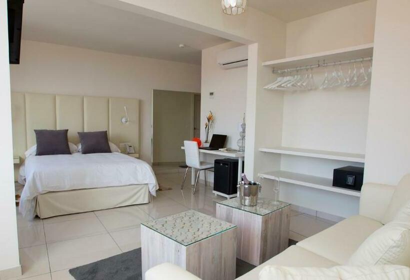 ジュニアスイート, On Hotels Oceanfront - Adults Designed