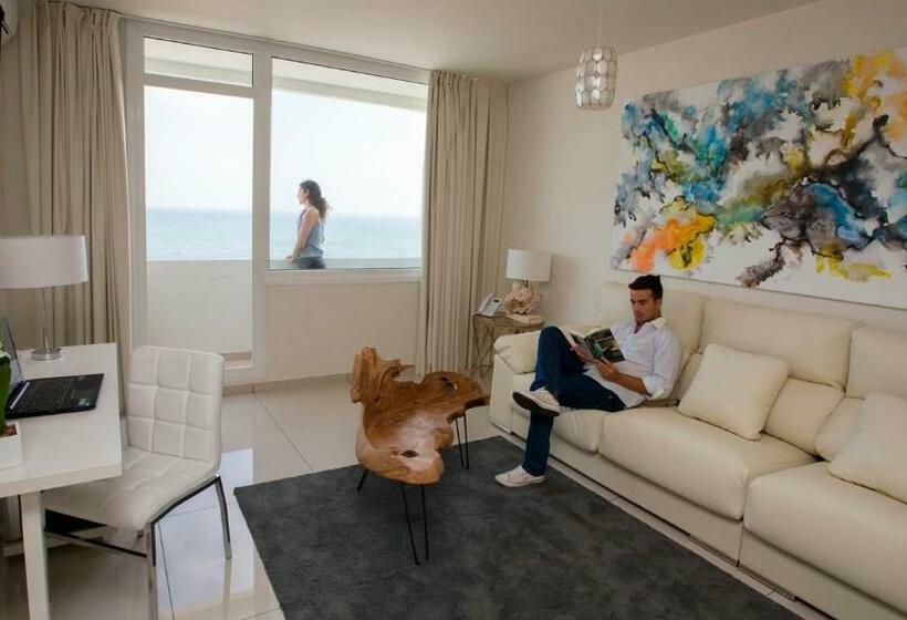 オーシャンビュージュニアスイート, On Hotels Oceanfront - Adults Designed
