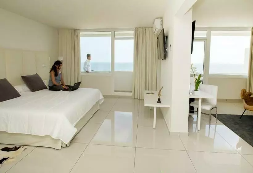 オーシャンビュージュニアスイート, On Hotels Oceanfront - Adults Designed