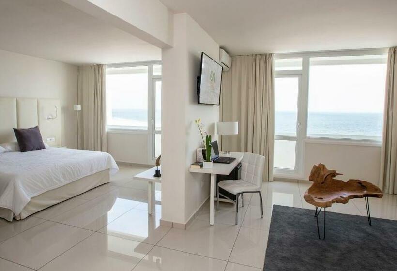 سوییت جونیور با چشم‌انداز دریا, On Hotels Oceanfront - Adults Designed