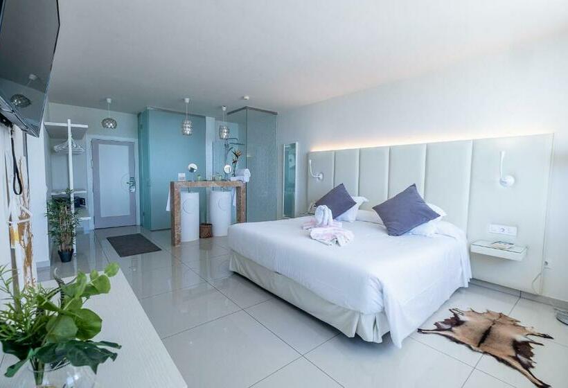 オーシャンビュージュニアスイート, On Hotels Oceanfront - Adults Designed