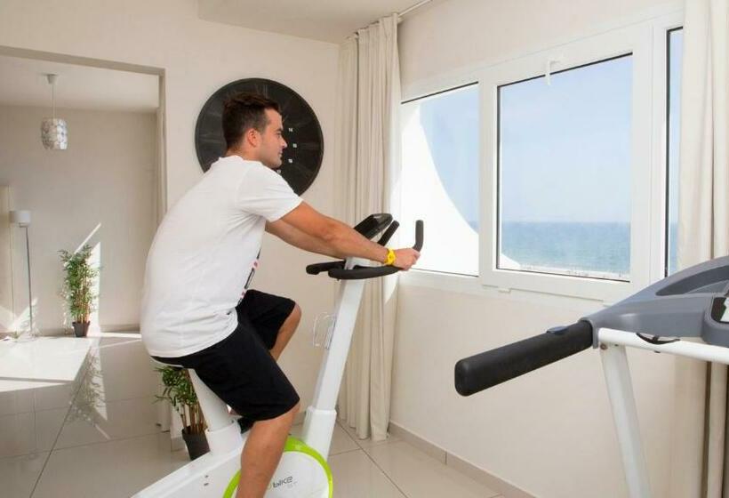 デラックスルーム, On Hotels Oceanfront - Adults Designed