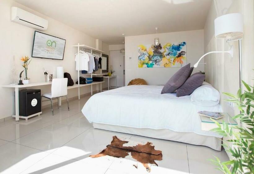 デラックスルーム, On Hotels Oceanfront - Adults Designed