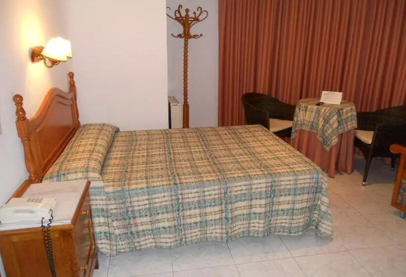 Quarto Estandar, Paris