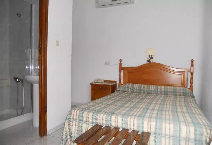 Quarto Estandar Individual, Paris