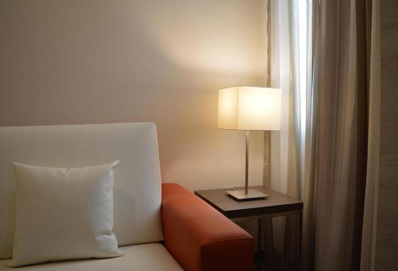 バスタブ付きスタンダードルーム, Porcel Sabica