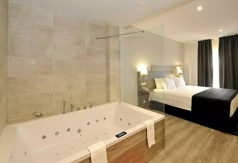 سوییت, Salobreña Suites