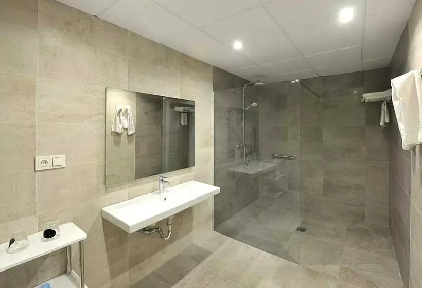 سوییت جونیور با بالکن, Salobreña Suites