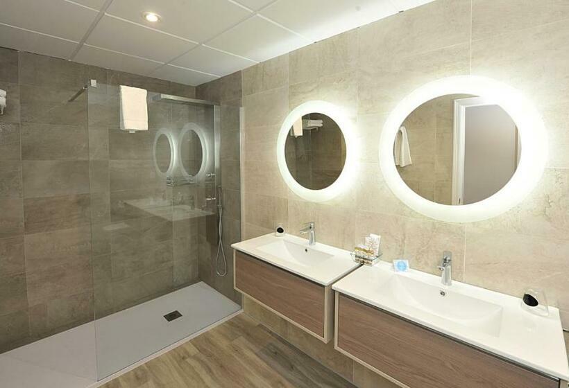סוויטת ג'וניור עם מרפסת, Salobreña Suites