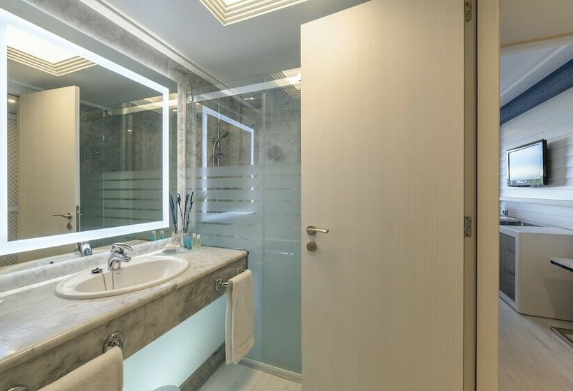 غرفة ديلوكس رباعية, Santemar