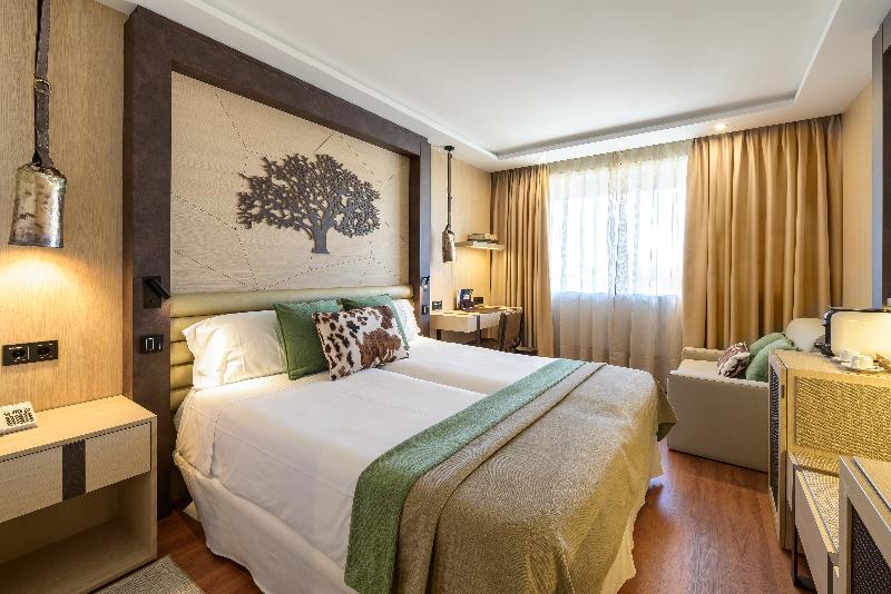 غرفة ديلوكس ثلاثية, Santemar