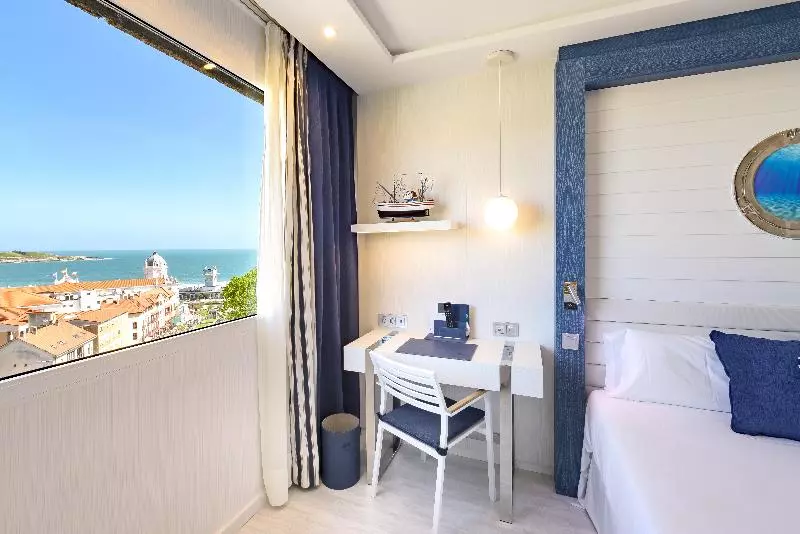 Camera Deluxe Vista Mare, Santemar